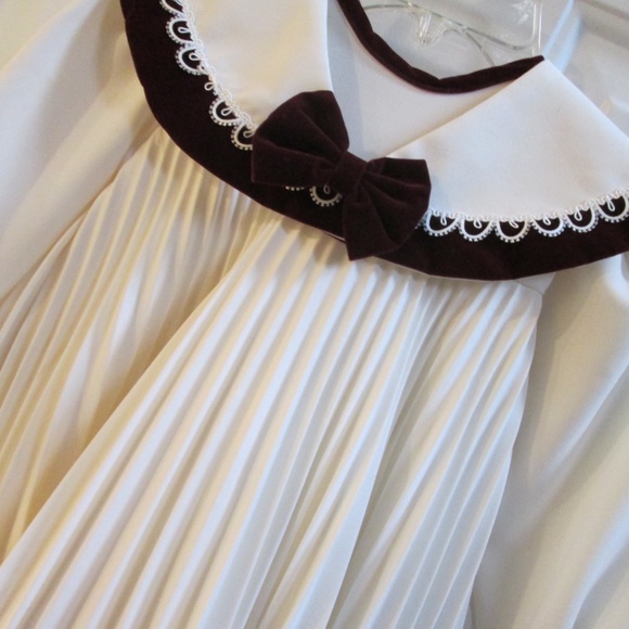 new GIRLS FORMAL white pleated dress with matching hat Sz 4 - Picture 15 of 15